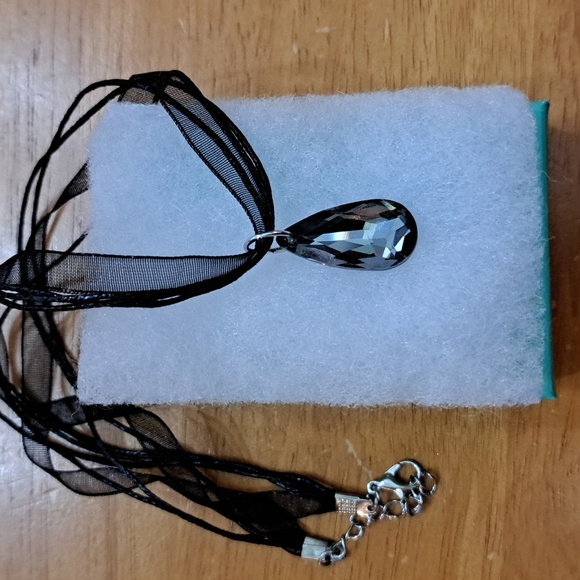 Black Tie Crystal Marquise Necklace - Picture 5 of 6